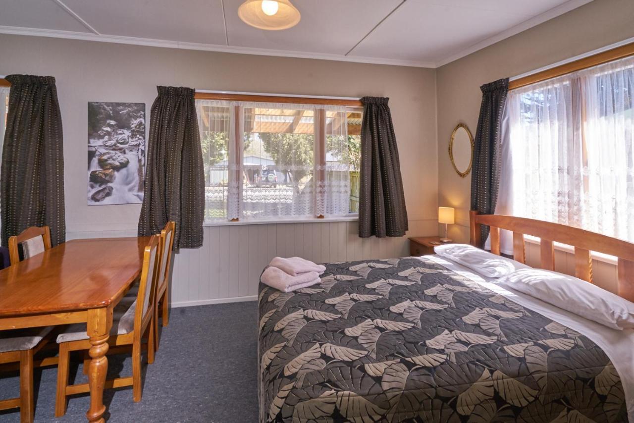 Accommodation Fiordland The Bach - One Bedroom Cottage At 226B Milford Road 蒂阿瑙湖 外观 照片
